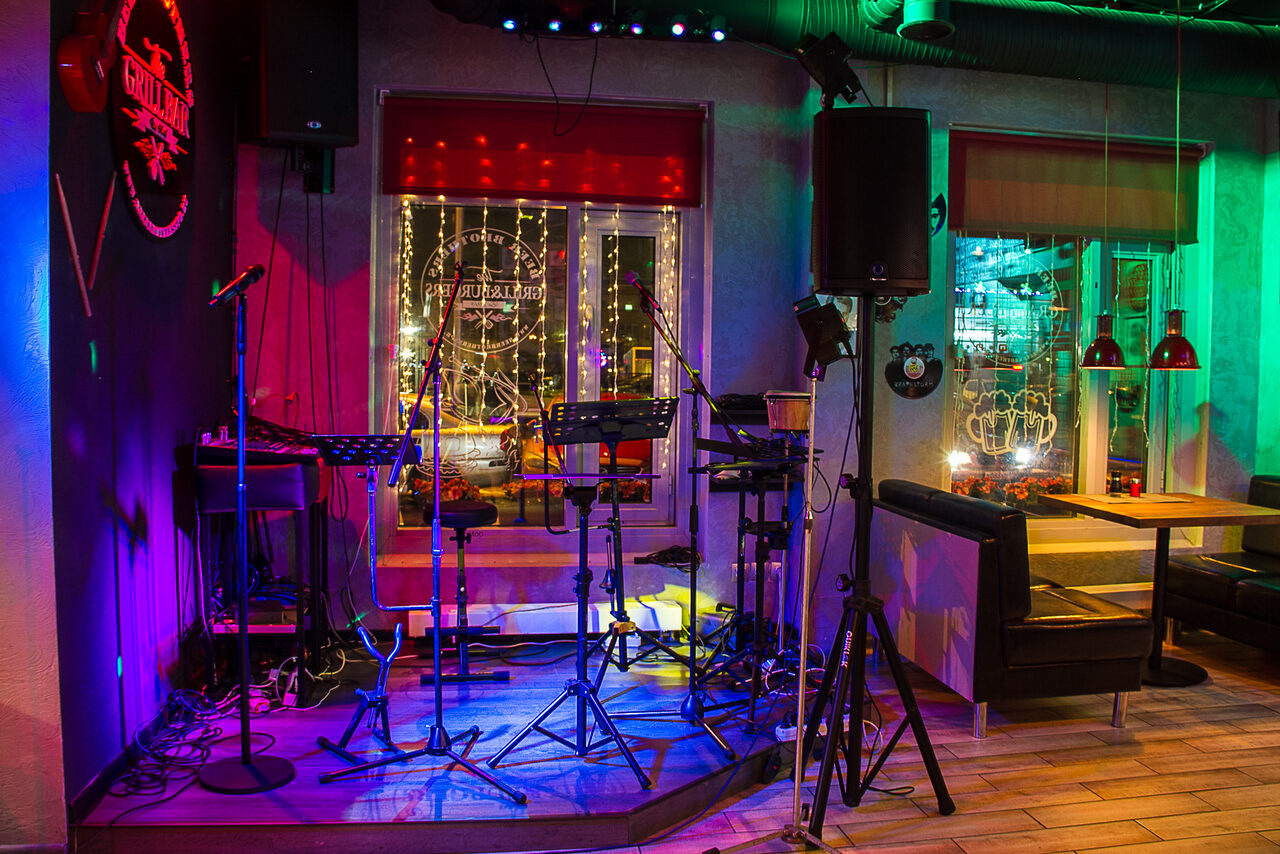 Арендовать Уютный Гриль бар с банкетным залом