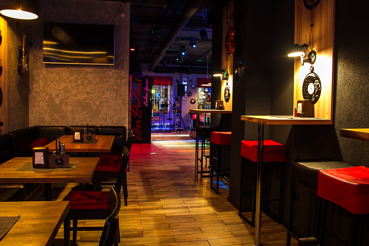 Арендовать Уютный Гриль бар с банкетным залом