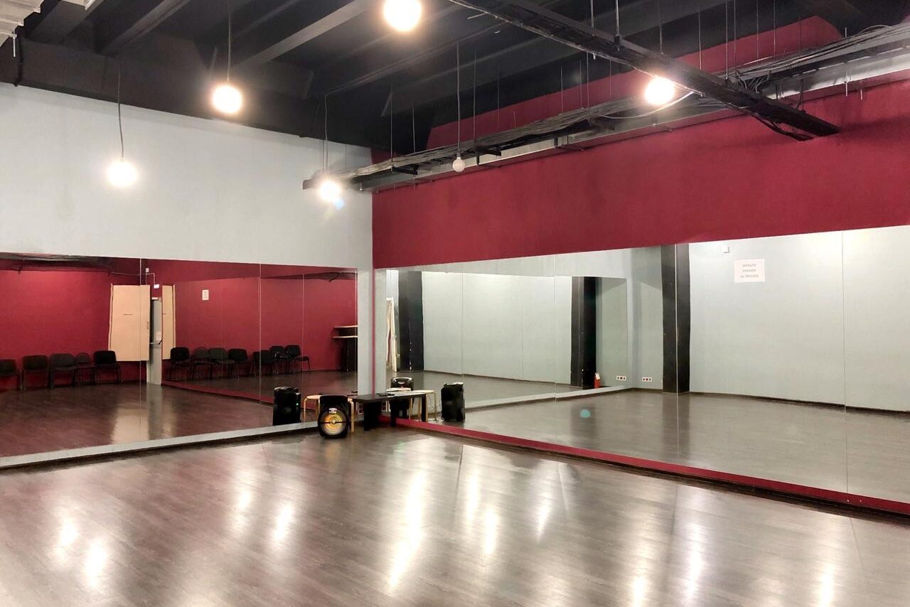 Арендовать Gusyaka Club Танцевальный зал в центре города