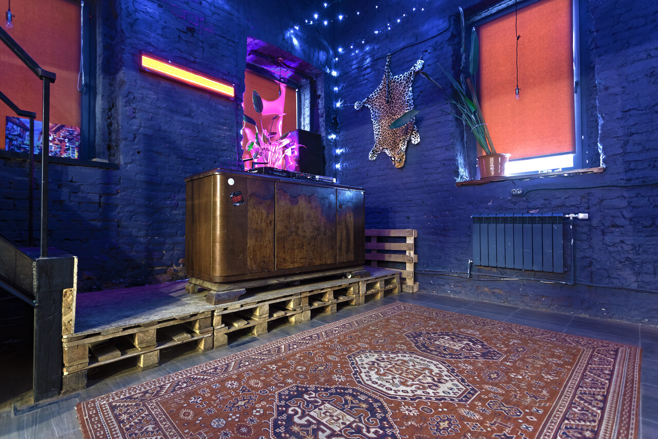 Арендовать Бар в центре города