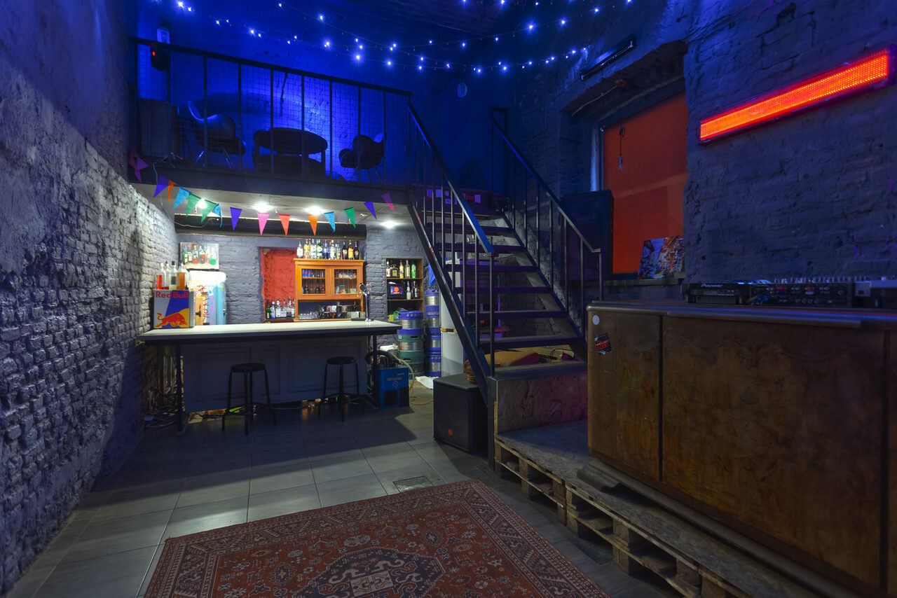 Арендовать Бар в центре города