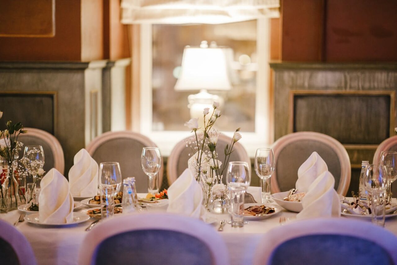 Арендовать Ресторан Владивосток. Банкетный зал с элегантным убранством