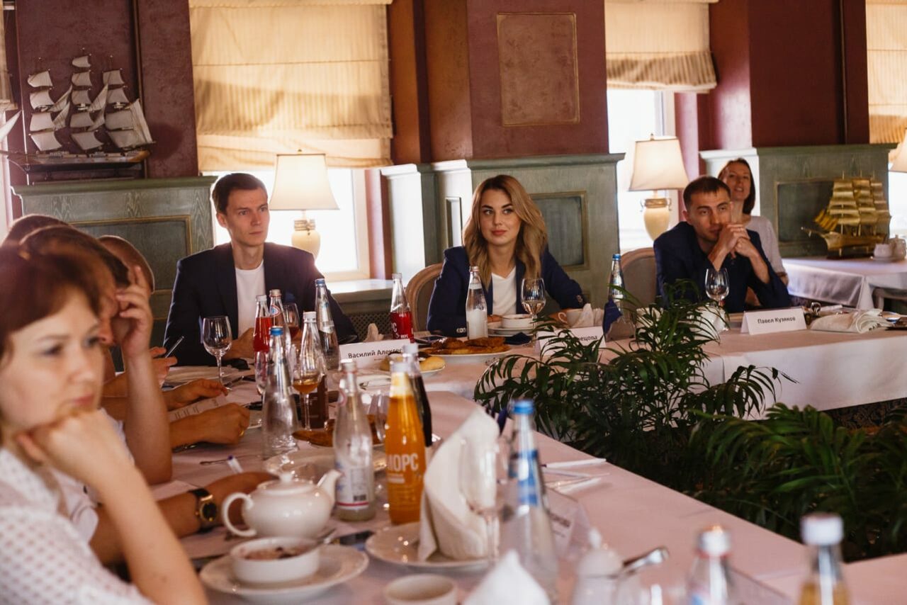 Арендовать Ресторан Владивосток. Банкетный зал с элегантным убранством