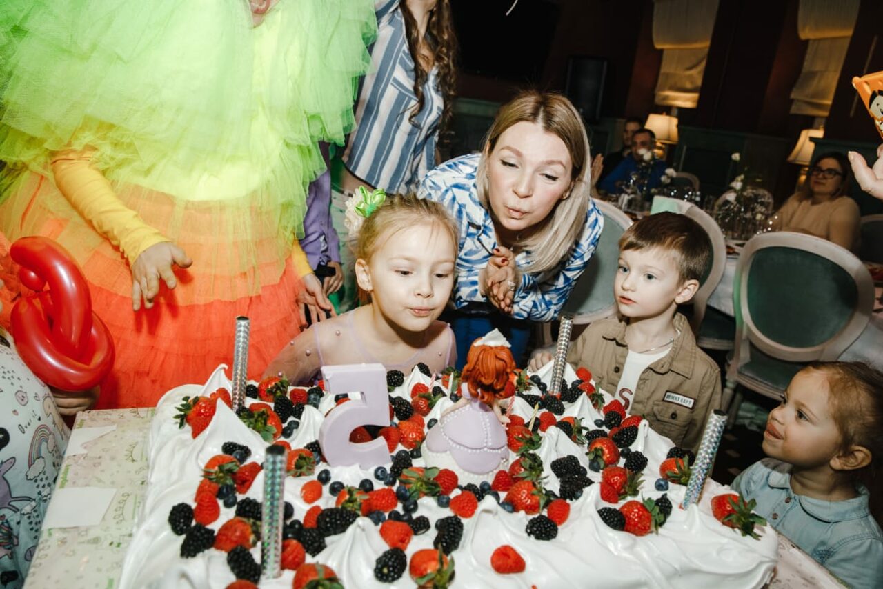 Арендовать Ресторан Владивосток. Банкетный зал с элегантным убранством