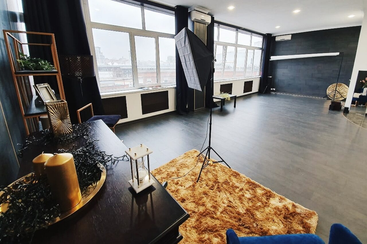 Арендовать Club Monaco фотостудия