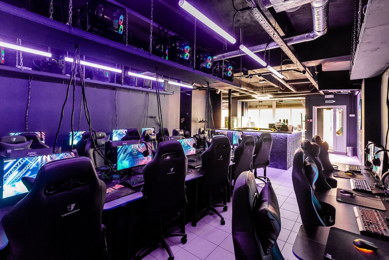 Арендовать  Club of computer and console games