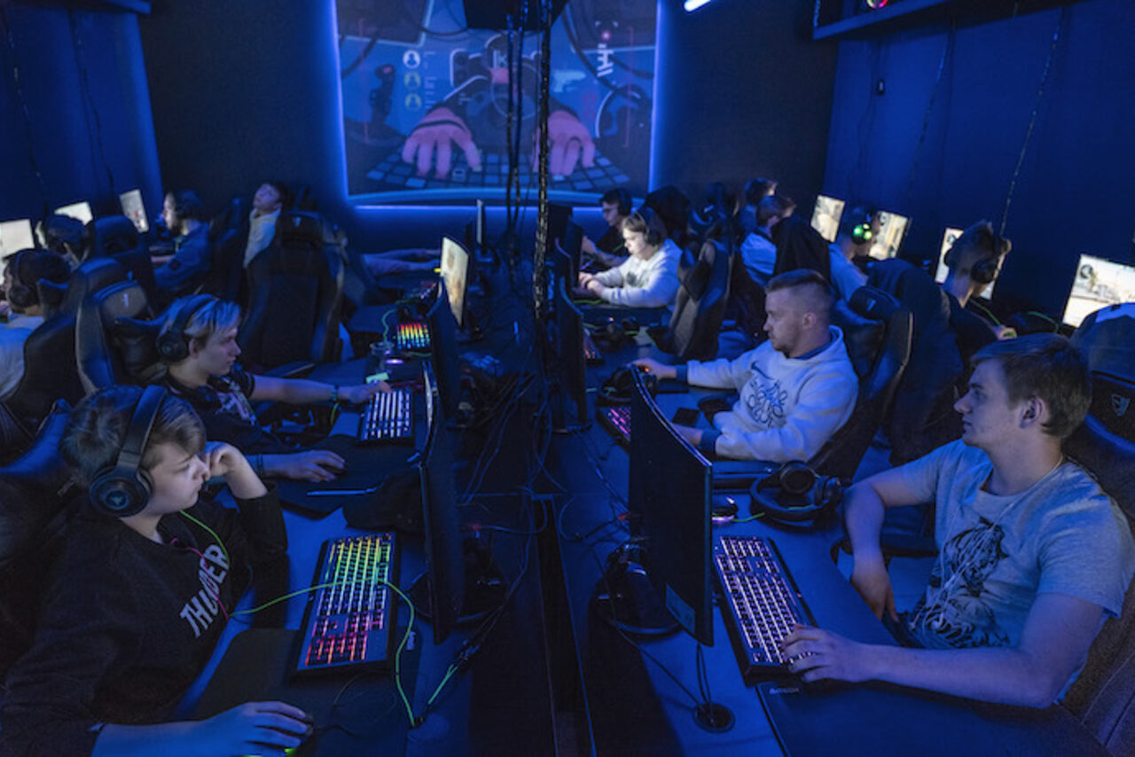 Арендовать  Club of computer and console games