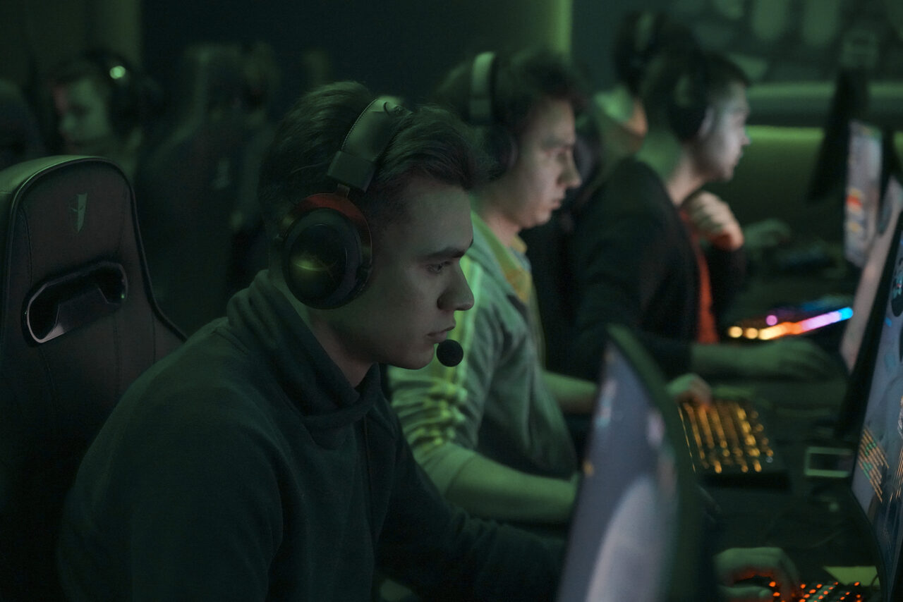 Арендовать  Club of computer and console games