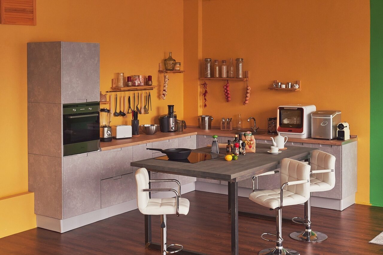 Арендовать C9 studio. Яркий лоф - зал с кухней