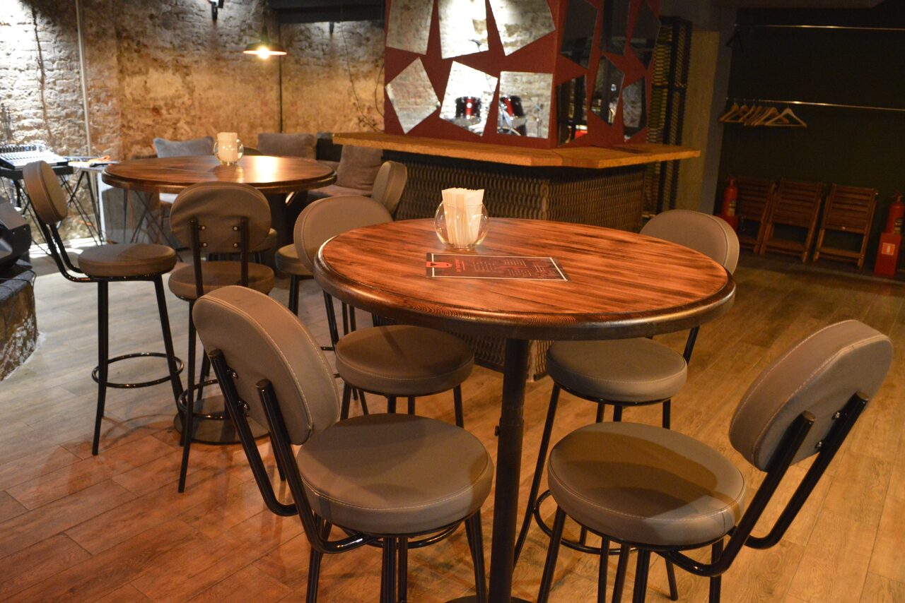 Арендовать Бар "КвARTирник"