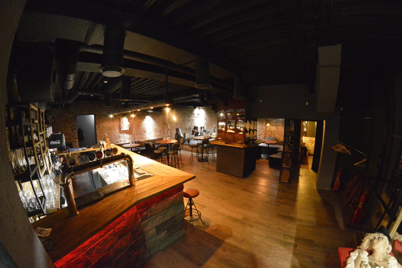 Арендовать Бар "КвARTирник"