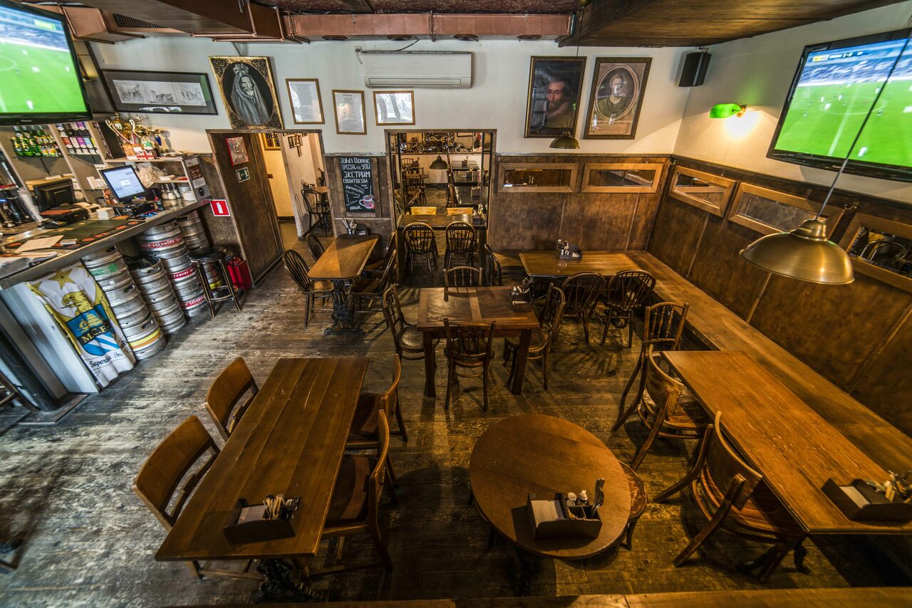 Арендовать Джон Донн. Спортивный бар под закрытие