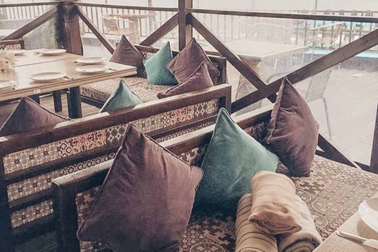 Арендовать Ресторан под закрытие с террасой у реки