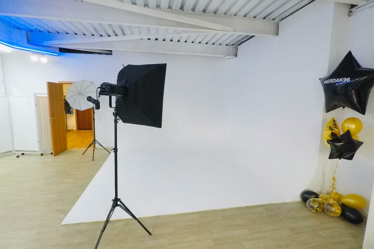 Арендовать Фотостудия с большой циклорамой