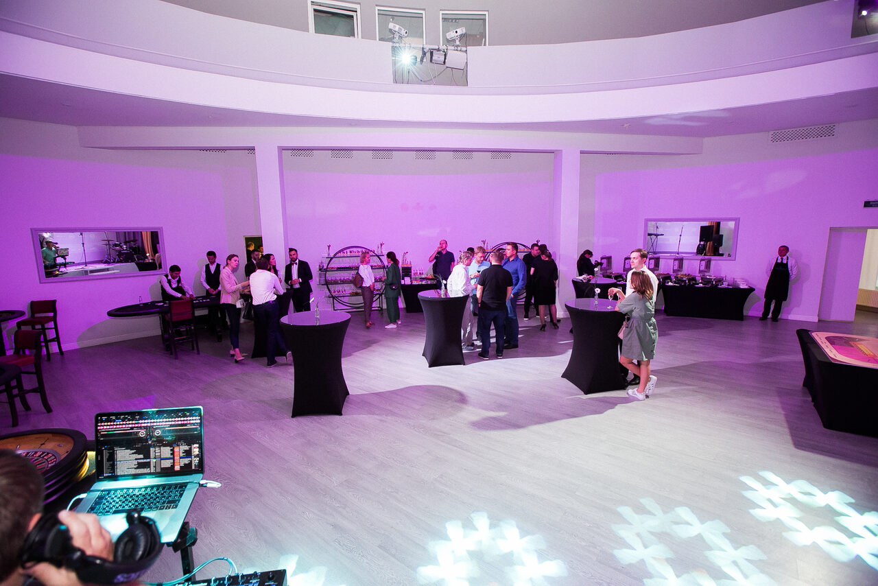 Арендовать Сегмент Холл