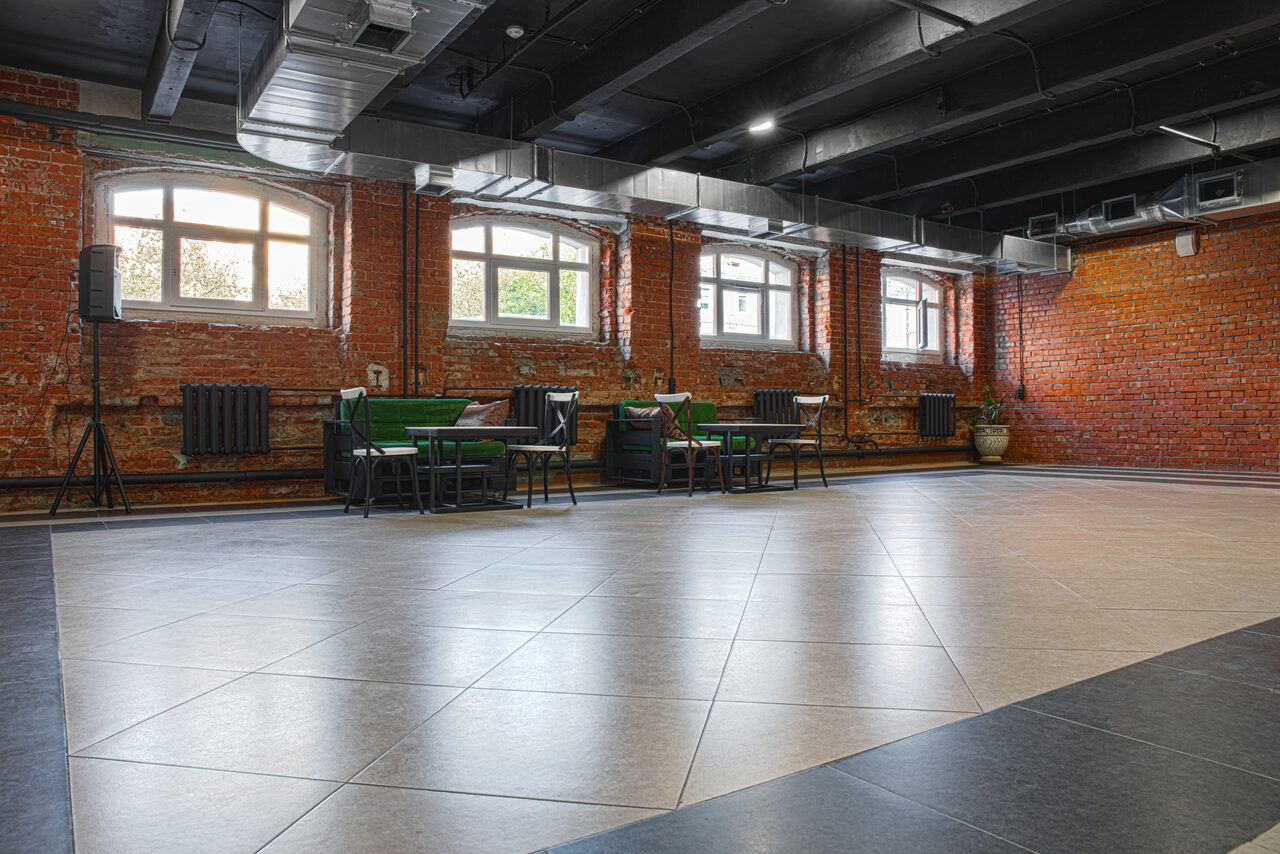 Арендовать Бизнес-центр Новослободский Лофт с кирпичными стенами