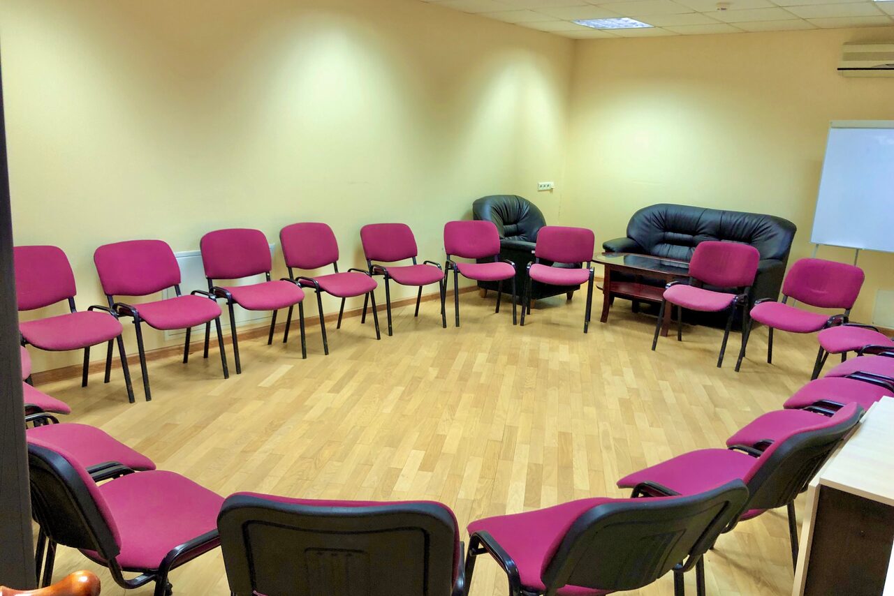 Арендовать Академия развития Личности Зал для тренингов