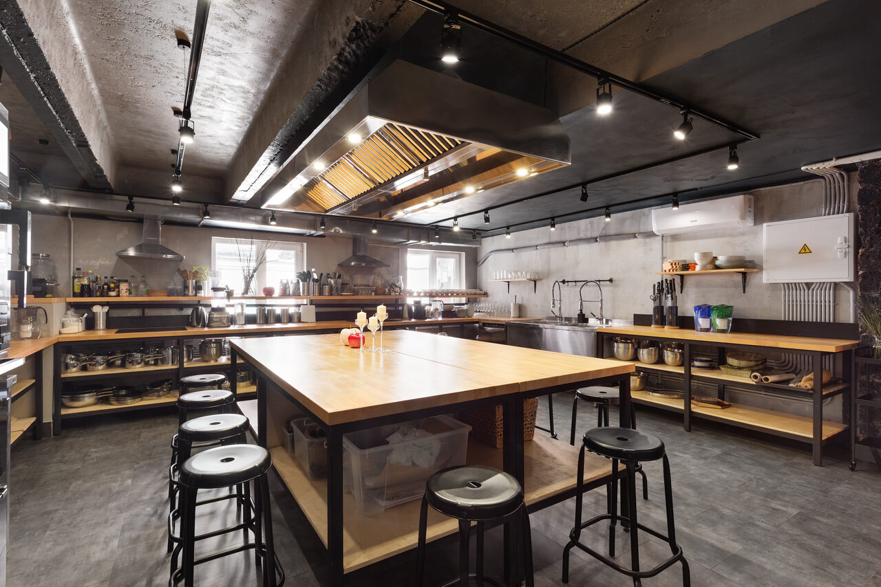 Арендовать Замес Лофт с оборудованной кухней на Пролетарской 