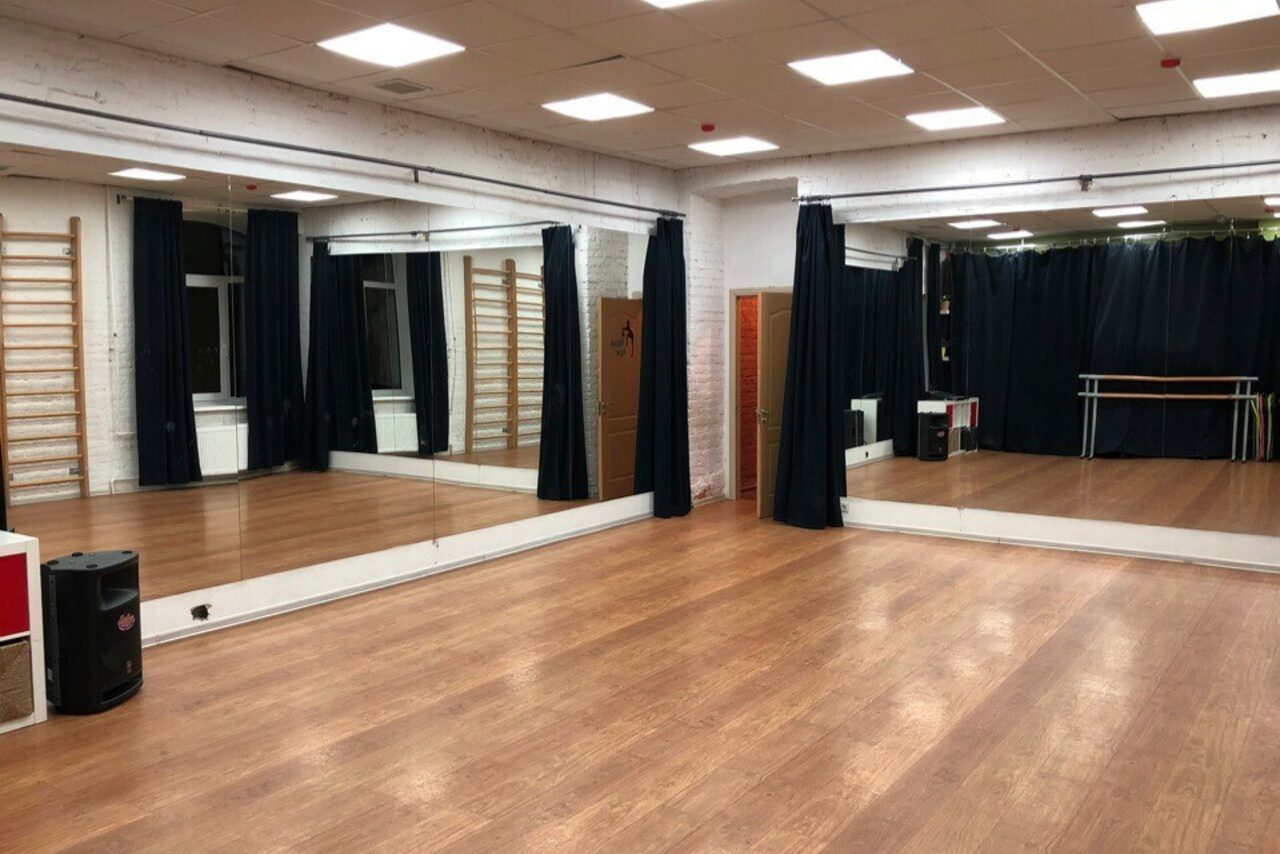 Арендовать J&M School