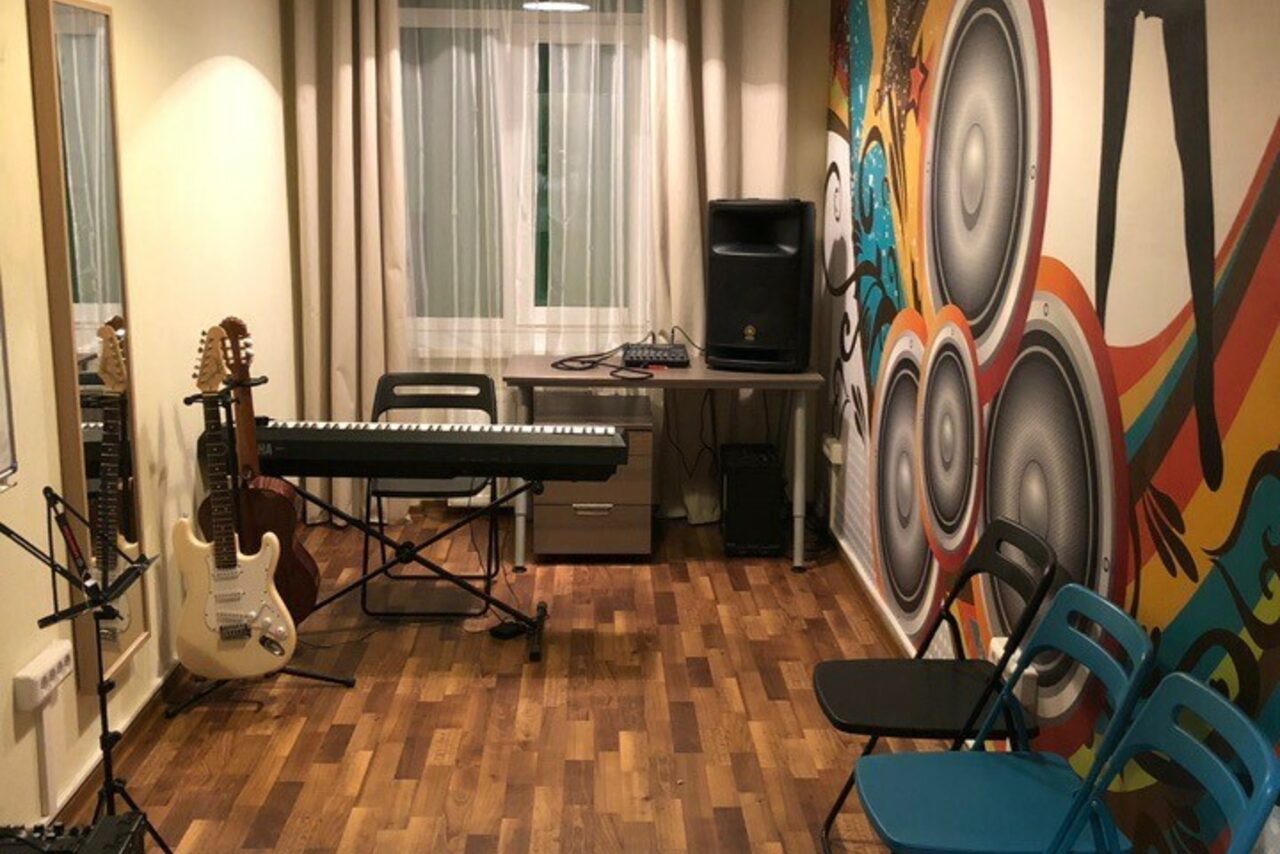 Арендовать J&M School