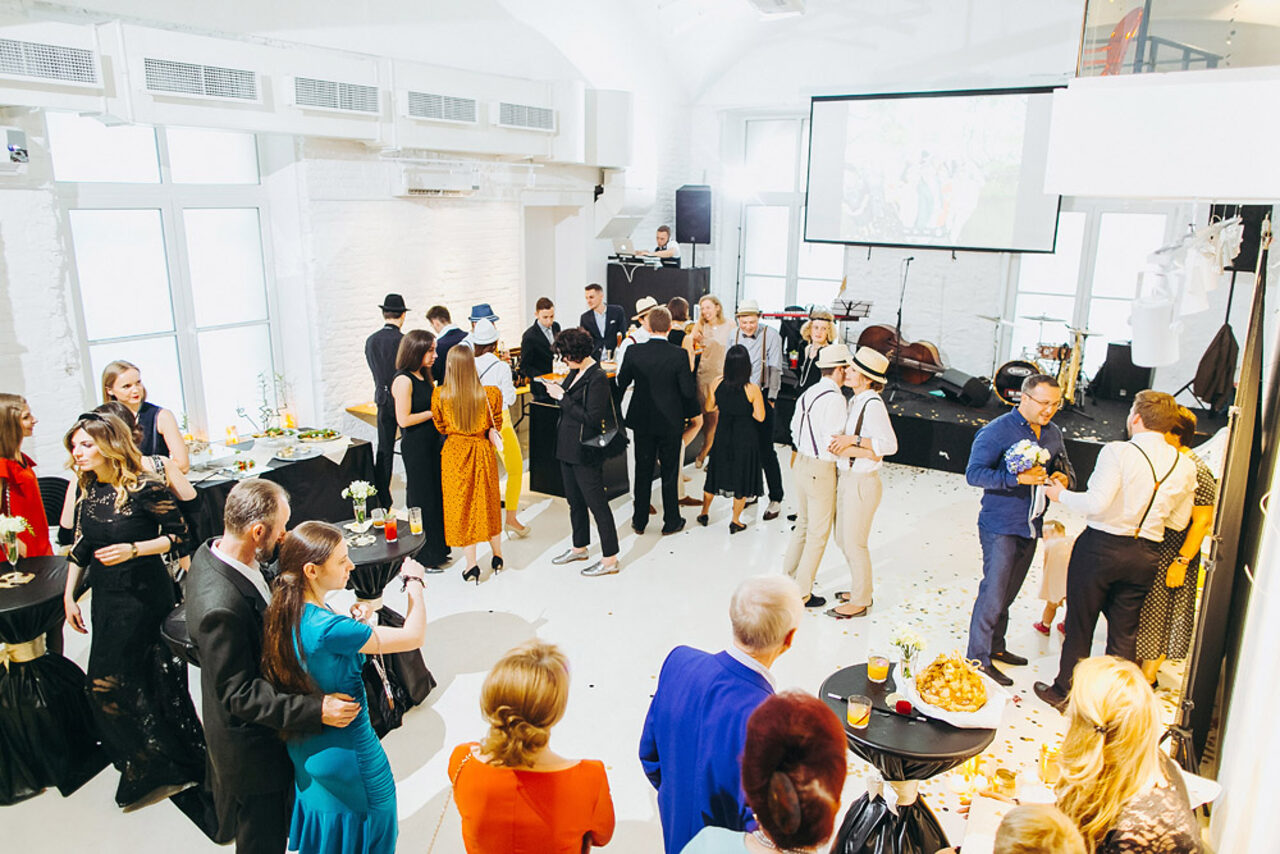 Арендовать Современный белый лофт в центре