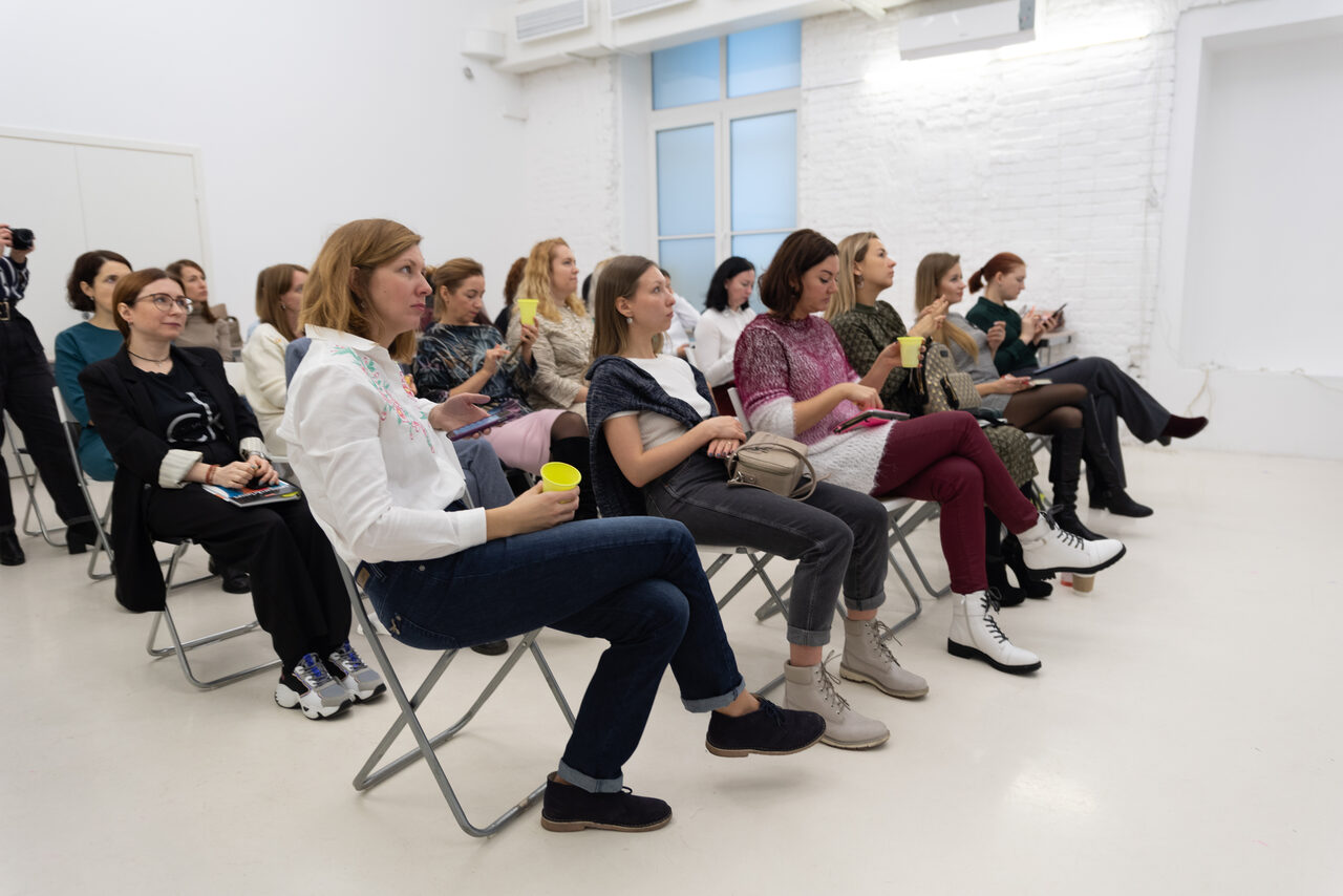 Арендовать Современный белый лофт в центре