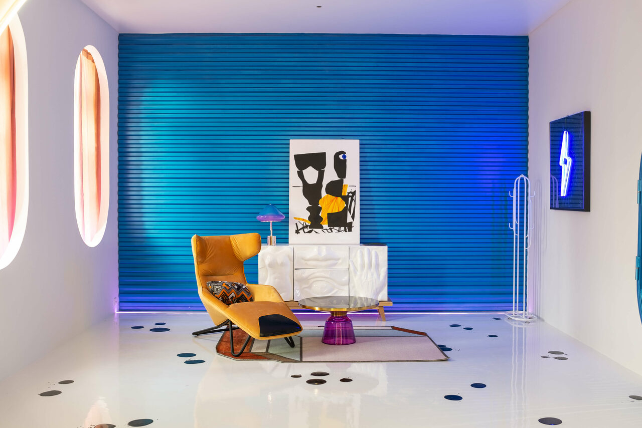 Арендовать Vanguard Studio. Яркий лофт с неоновой подсветкой