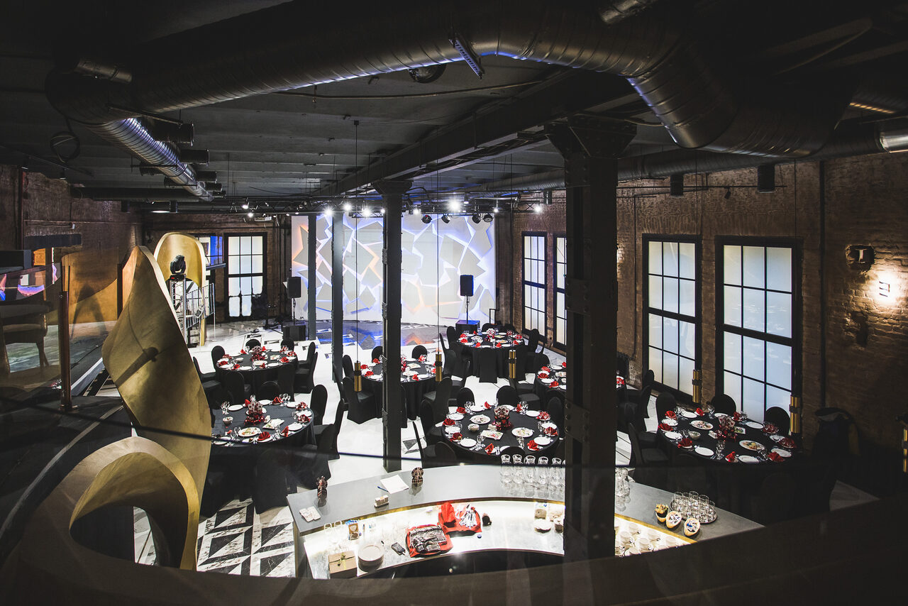 Арендовать Sala banchetti con decorazioni di design 