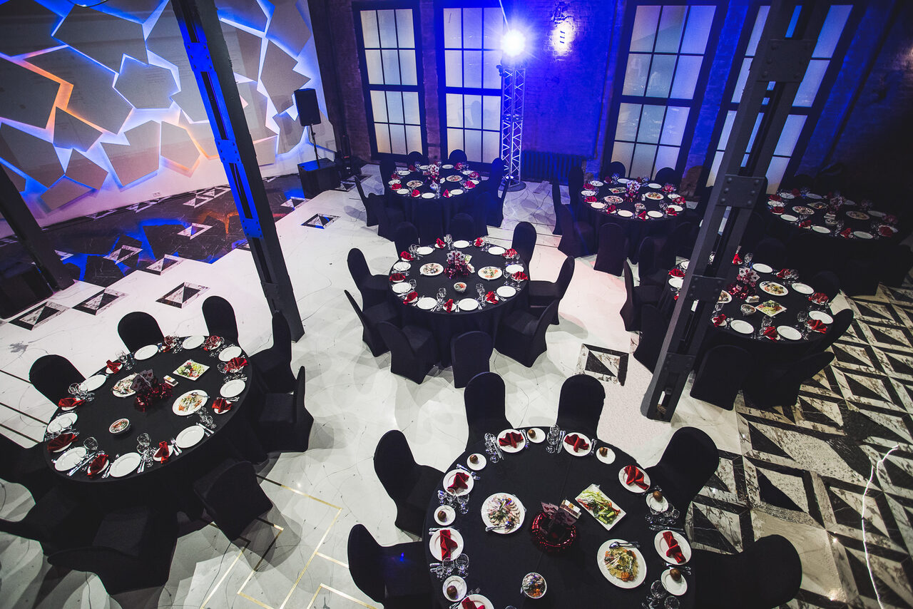 Арендовать Sala banchetti con decorazioni di design 