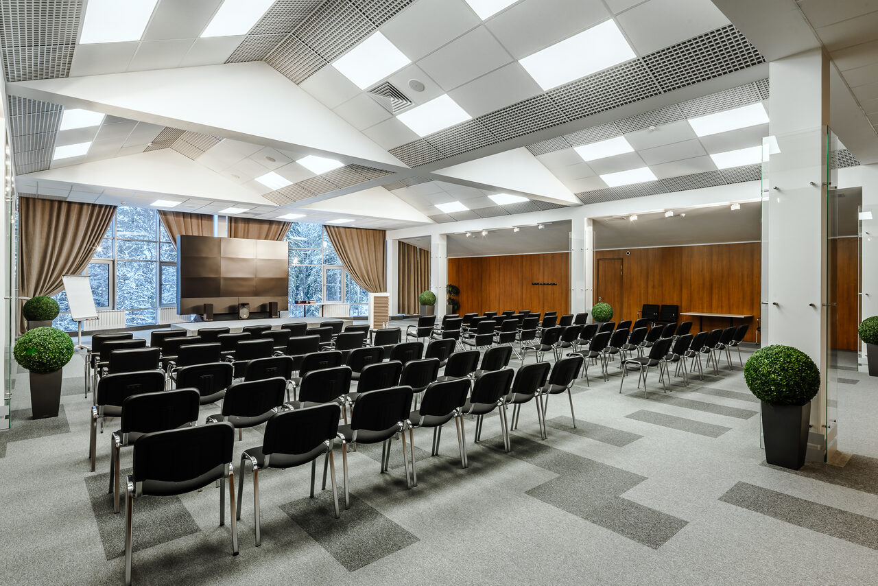 Арендовать Многофункциональный конференц-зал