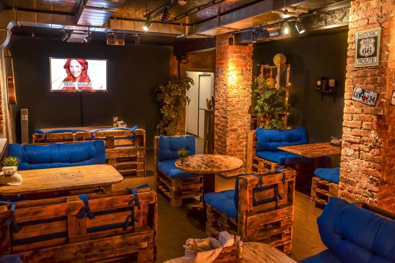 Арендовать Уютный кирпичный лофт 