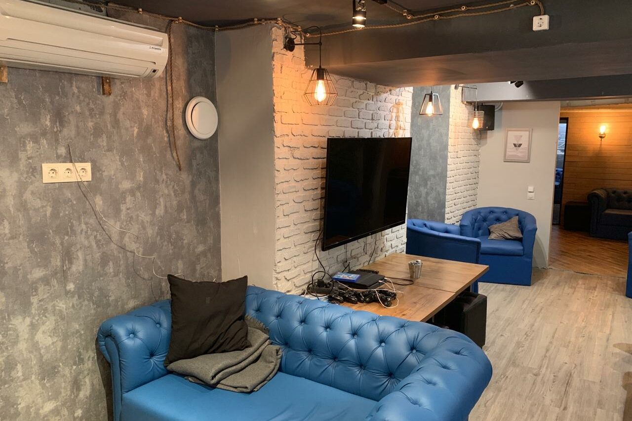 Арендовать Уютный лофт комнатной планировки в центре Москвы