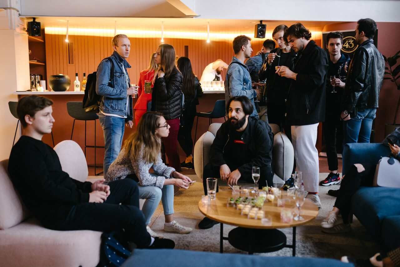 Арендовать Многофункциональная площадка - Гостиная №9