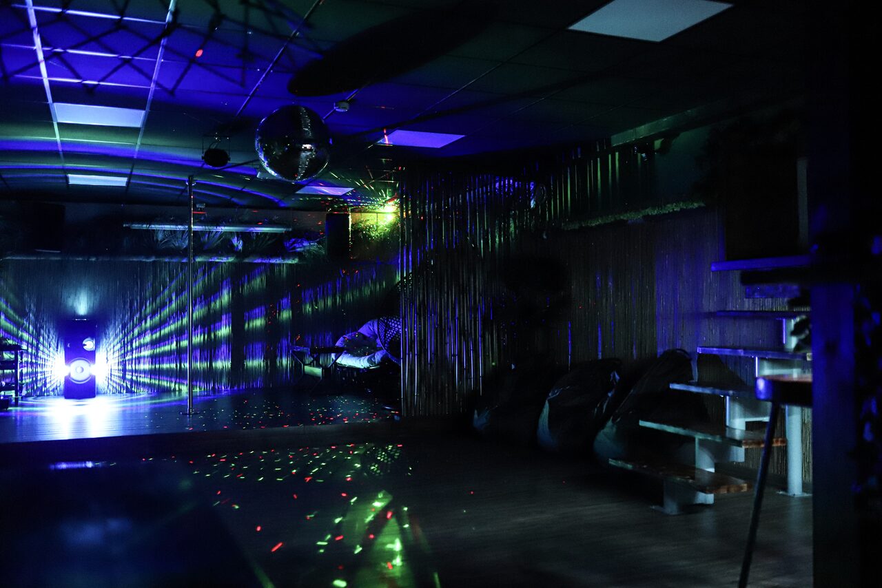 Арендовать Tropical style loft