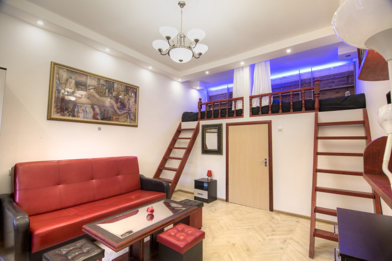 Арендовать Квартира культового художника в сердце Васильевского