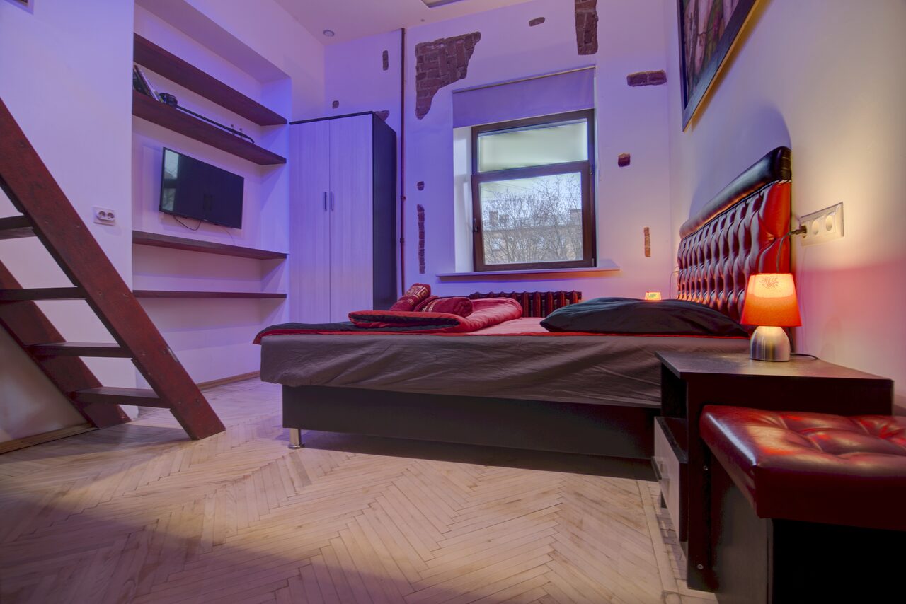 Арендовать Квартира культового художника в сердце Васильевского