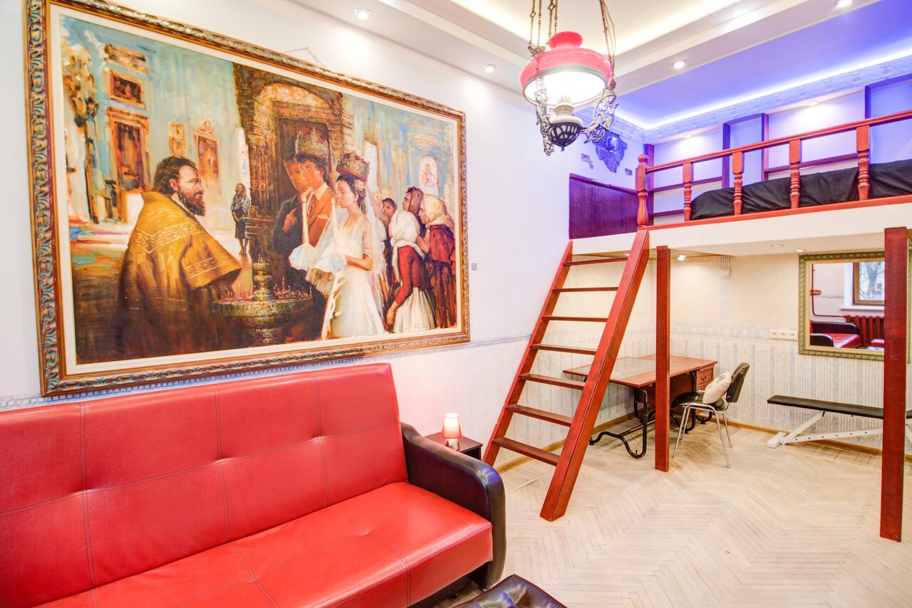 Арендовать Квартира культового художника в сердце Васильевского