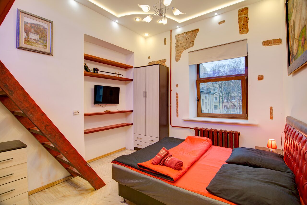 Арендовать Квартира культового художника в сердце Васильевского