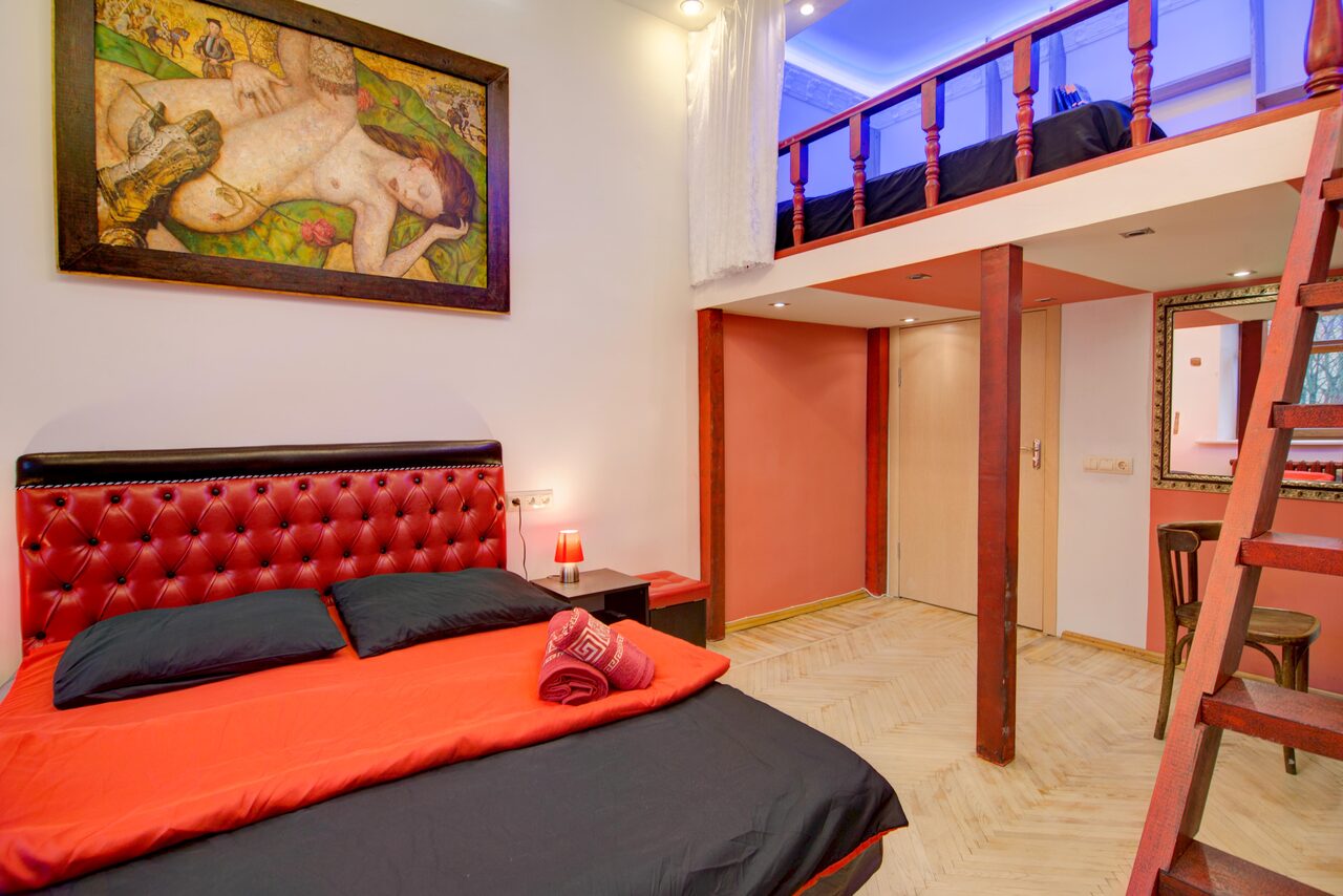 Арендовать Квартира культового художника в сердце Васильевского