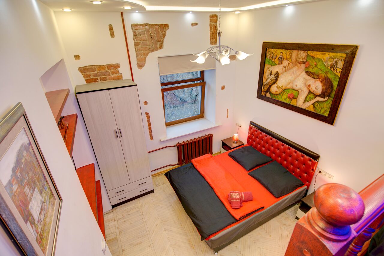 Арендовать Квартира культового художника в сердце Васильевского