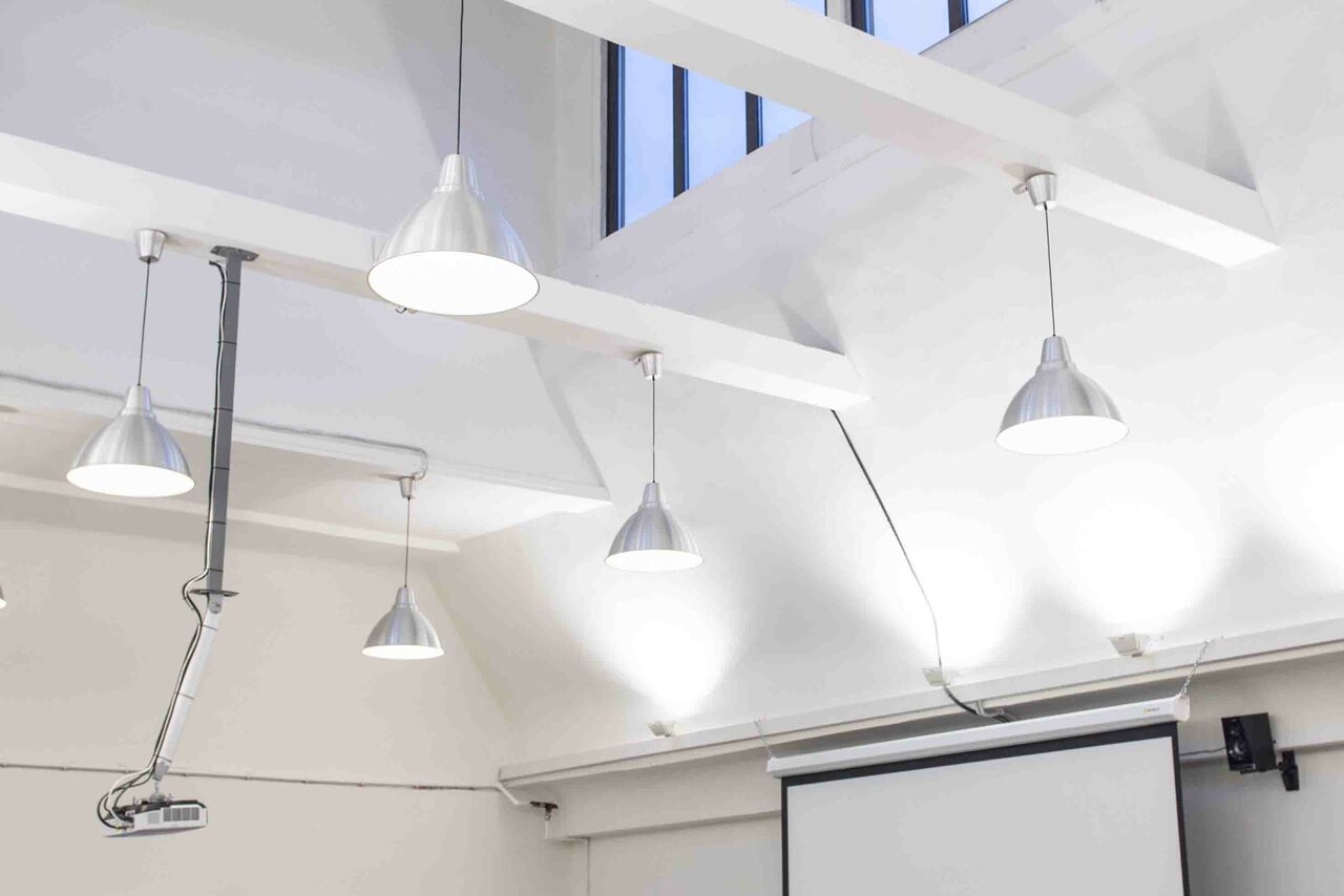 Арендовать Университет креативных индустрий Universal University