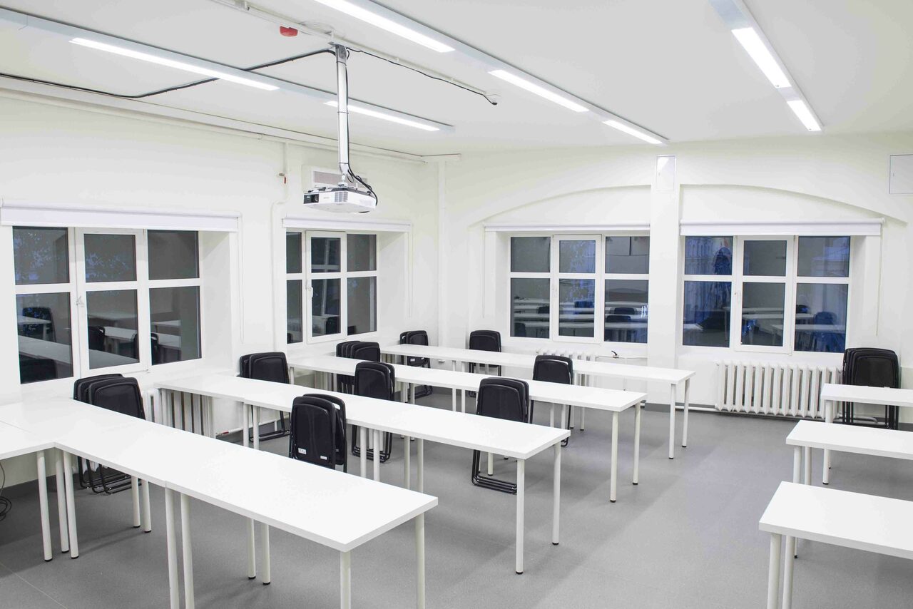 Арендовать Университет креативных индустрий Universal University