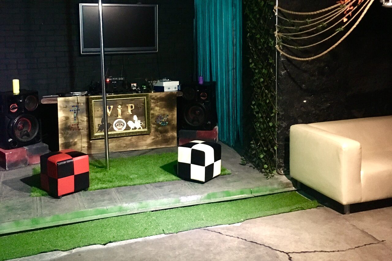 Арендовать РАЙЗАП RISEUP LOUNGE