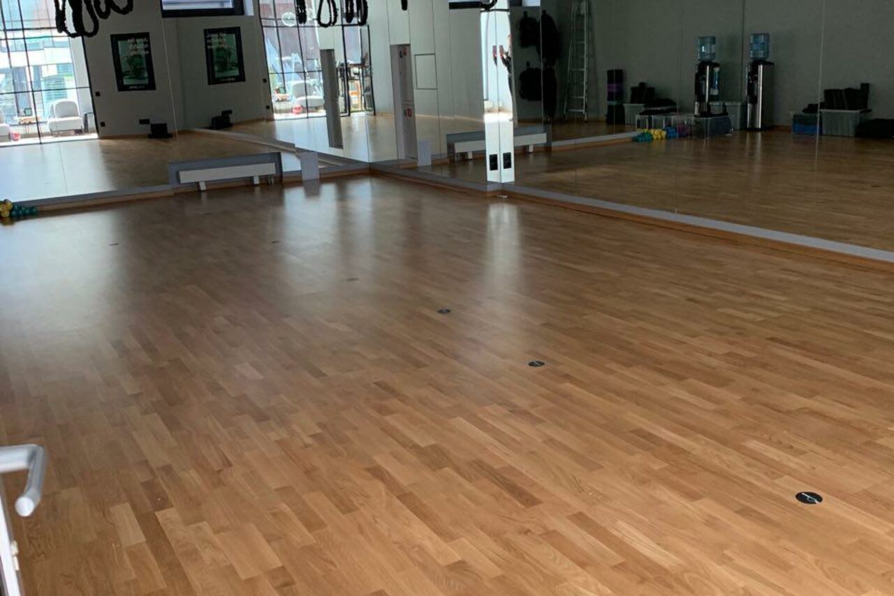 Арендовать EveryBody Fitness (Эврибоди Фитнес). Светлая студия с гамаками