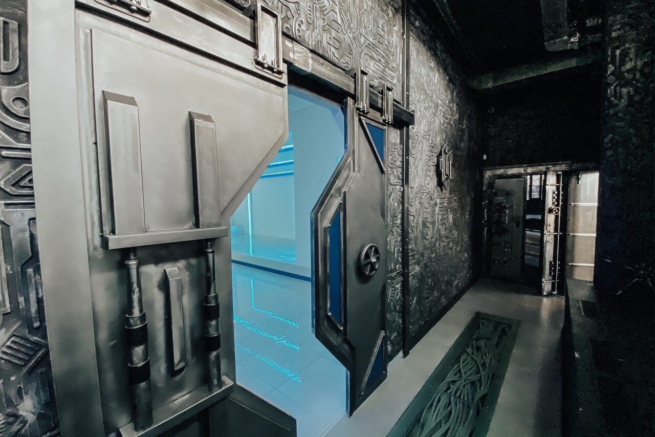 Арендовать Apriori Photo Белый лофт с неоновой подсветкой