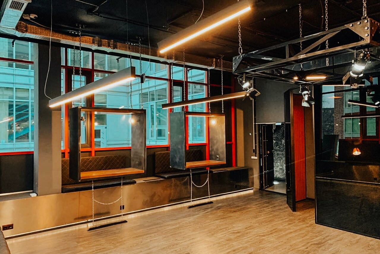 Арендовать Apriori Photo Лофт из красного кирпича с панорамными окнами