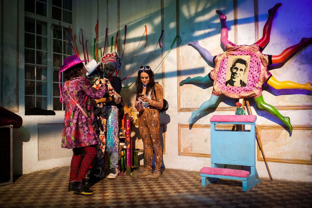 Арендовать Graf-Studio. Светлый стилизованный лофт