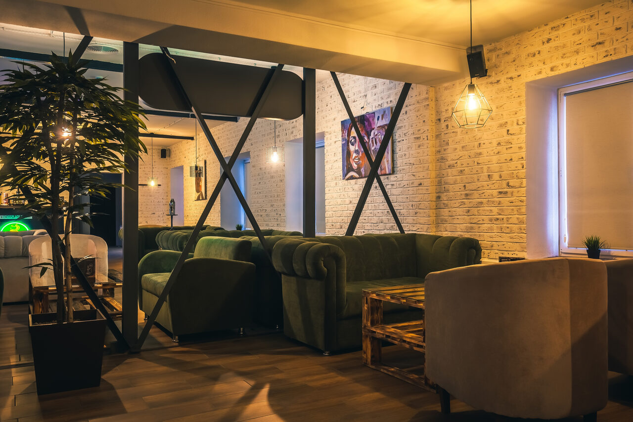 Арендовать Лаунж-бар Friends place в центре