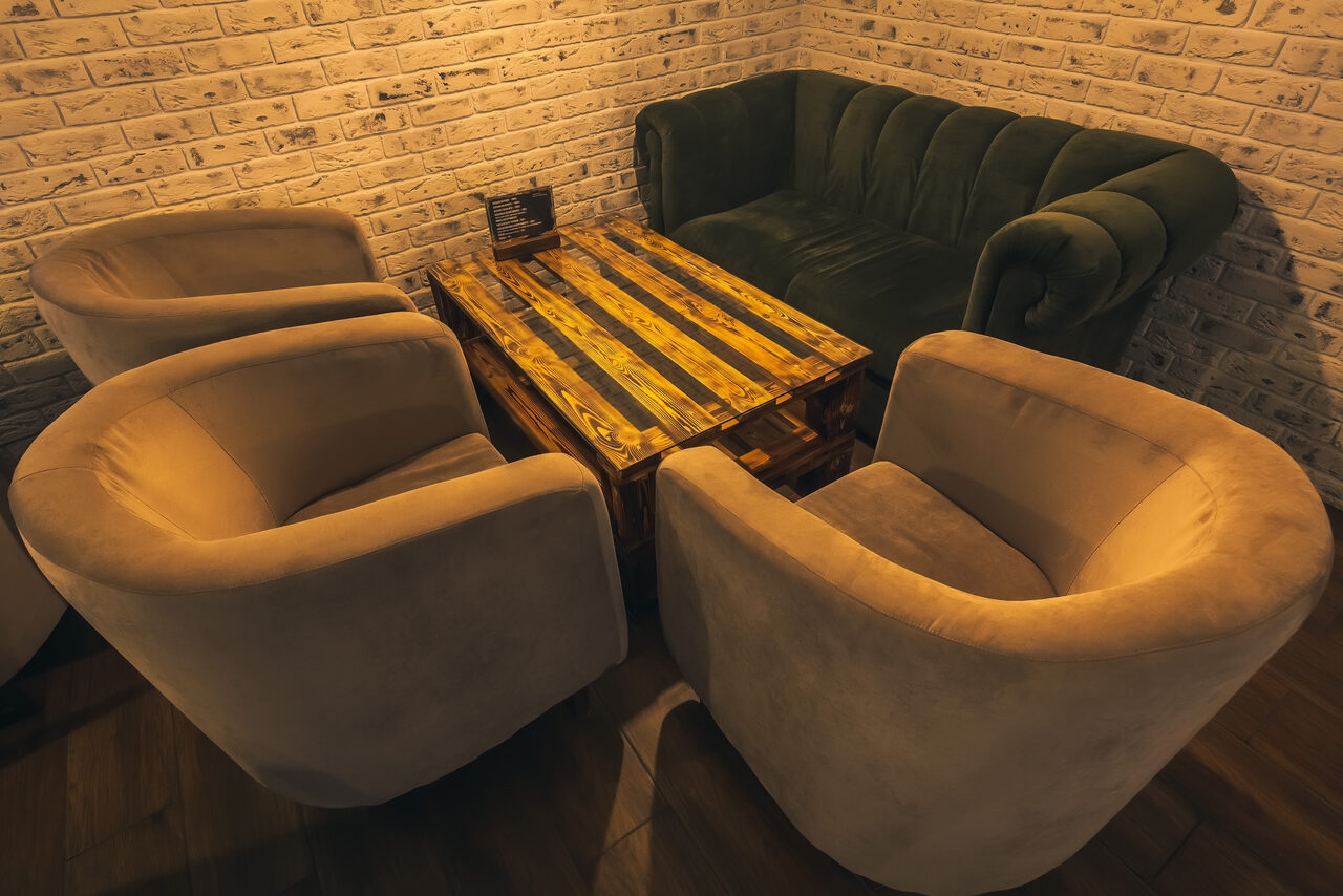 Арендовать Лаунж-бар Friends place в центре