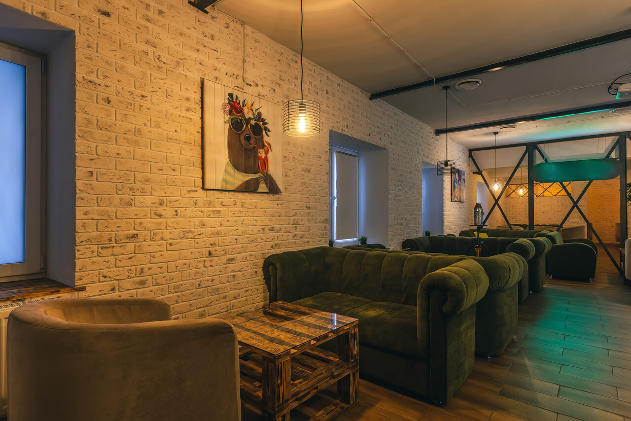Арендовать Лаунж-бар Friends place в центре